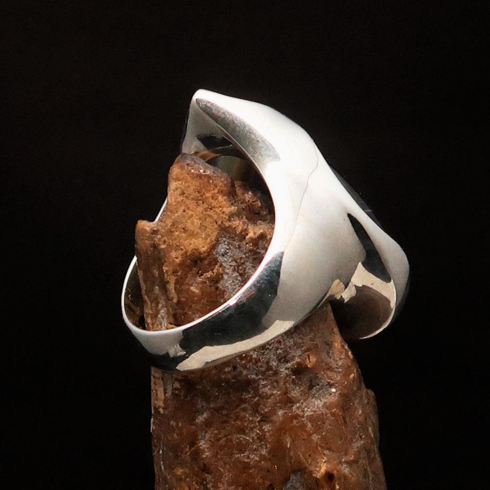 Minimalistic Sterling Silver Ring with pear shaped black Agate Cabochon-3
