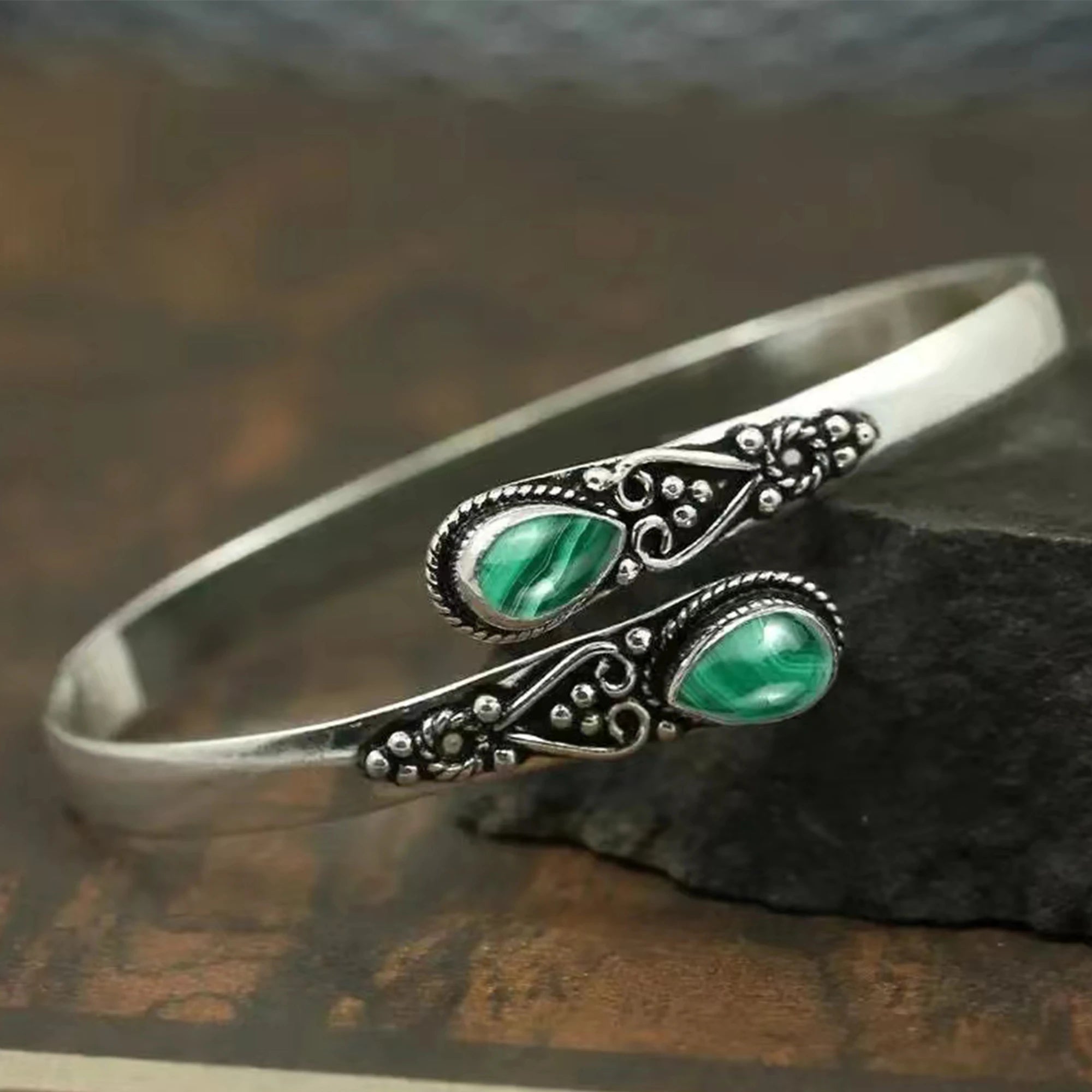 Vintage Shiny Crystal Cuff Bracelet Elegant Pattern Silver Bracelet