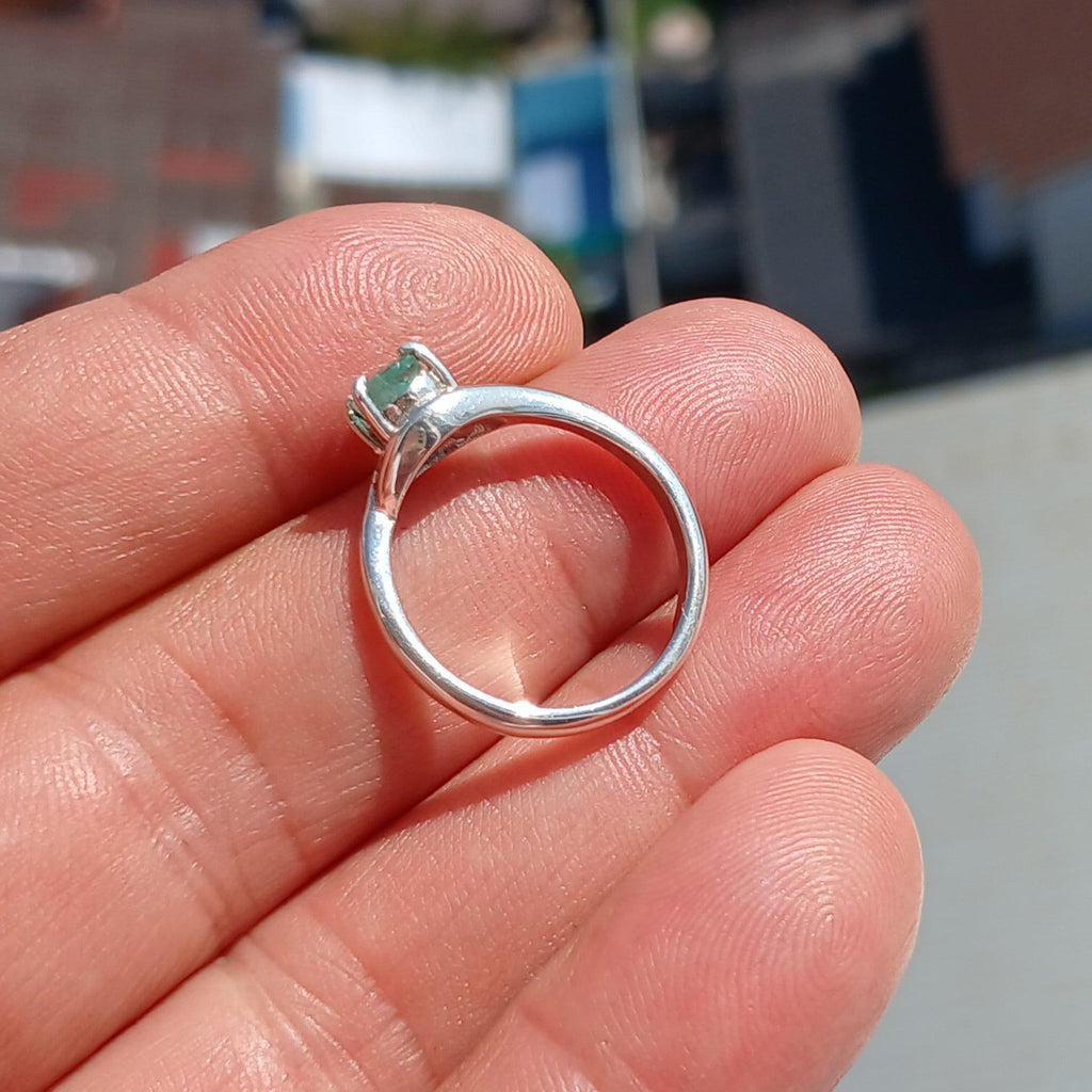 Green Emerald Ring, Natural Emerald Ring, Sterling Silver Ring, Solitaire Ring, oval Green Emerald and 2 CZ, Gift for her, unique, Size 6.5-1