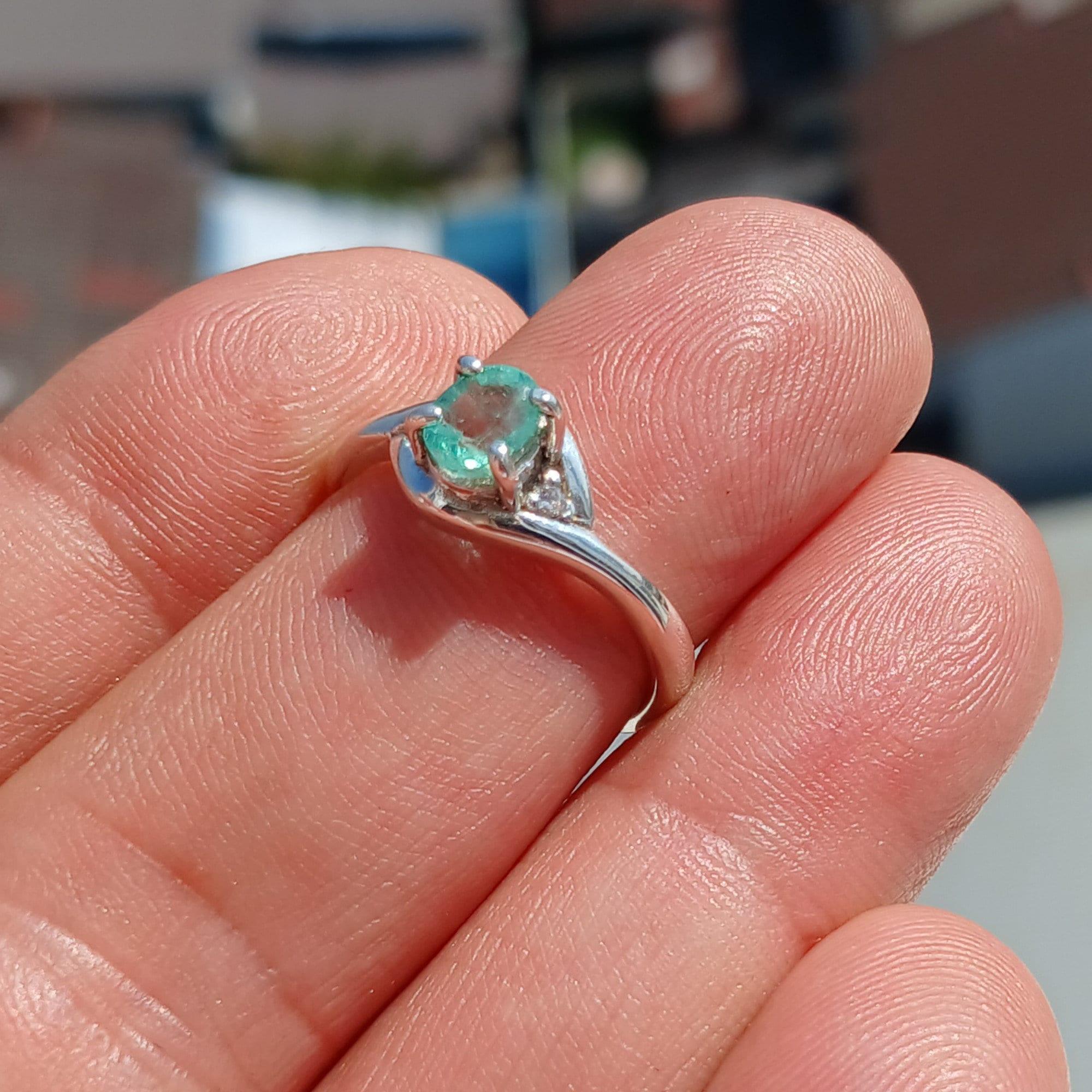 Green Emerald Ring, Natural Emerald Ring, Sterling Silver Ring, Solitaire Ring, oval Green Emerald and 2 CZ, Gift for her, unique, Size 6.5-2